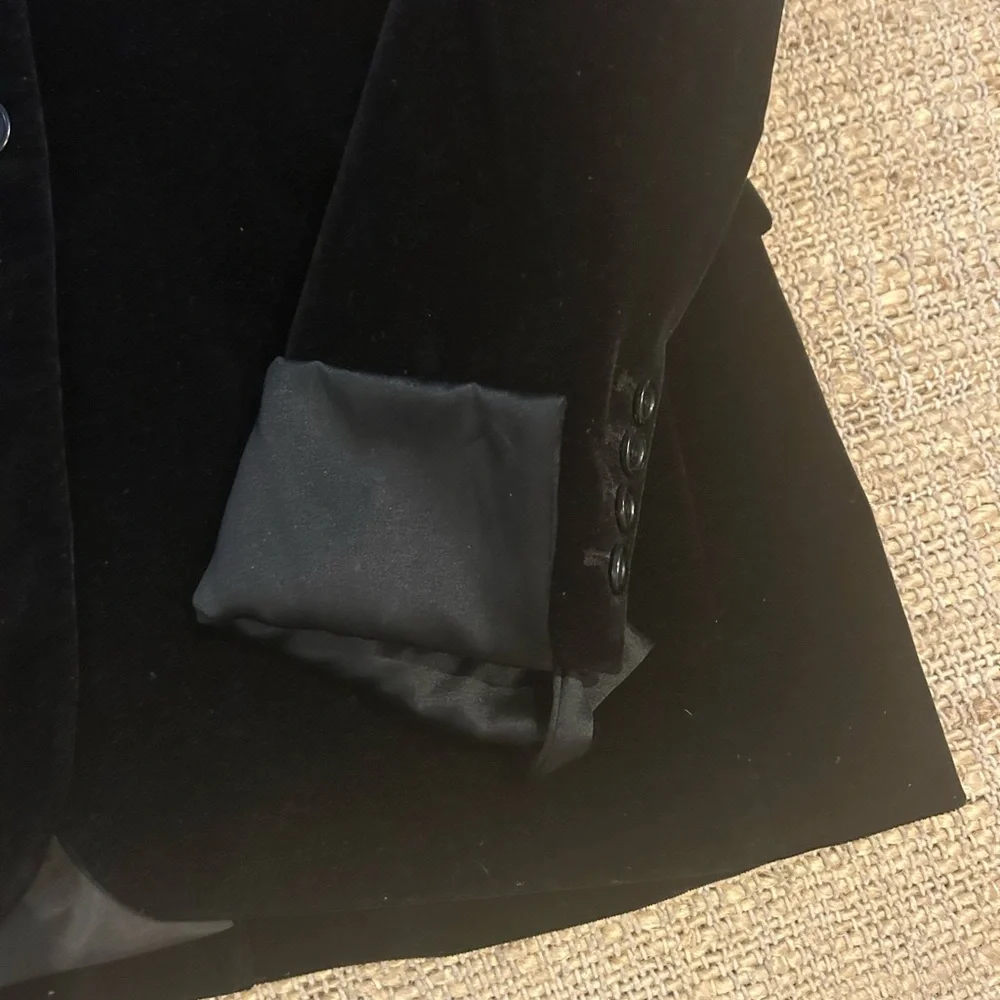 Theory Black Velvet and Satin Blazer Size 12 - Picture 6 of 16
